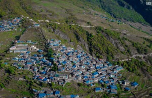 गोर्खाली लोक भाका “घाँसको भारी” रिलिज (भिडियो)