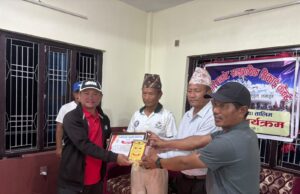 लोपोन्मुख गुरुङ मौलिक संस्कृतिको संरक्षणमा सक्रिय निर्देशक/गायक मनाङ गुरुङ